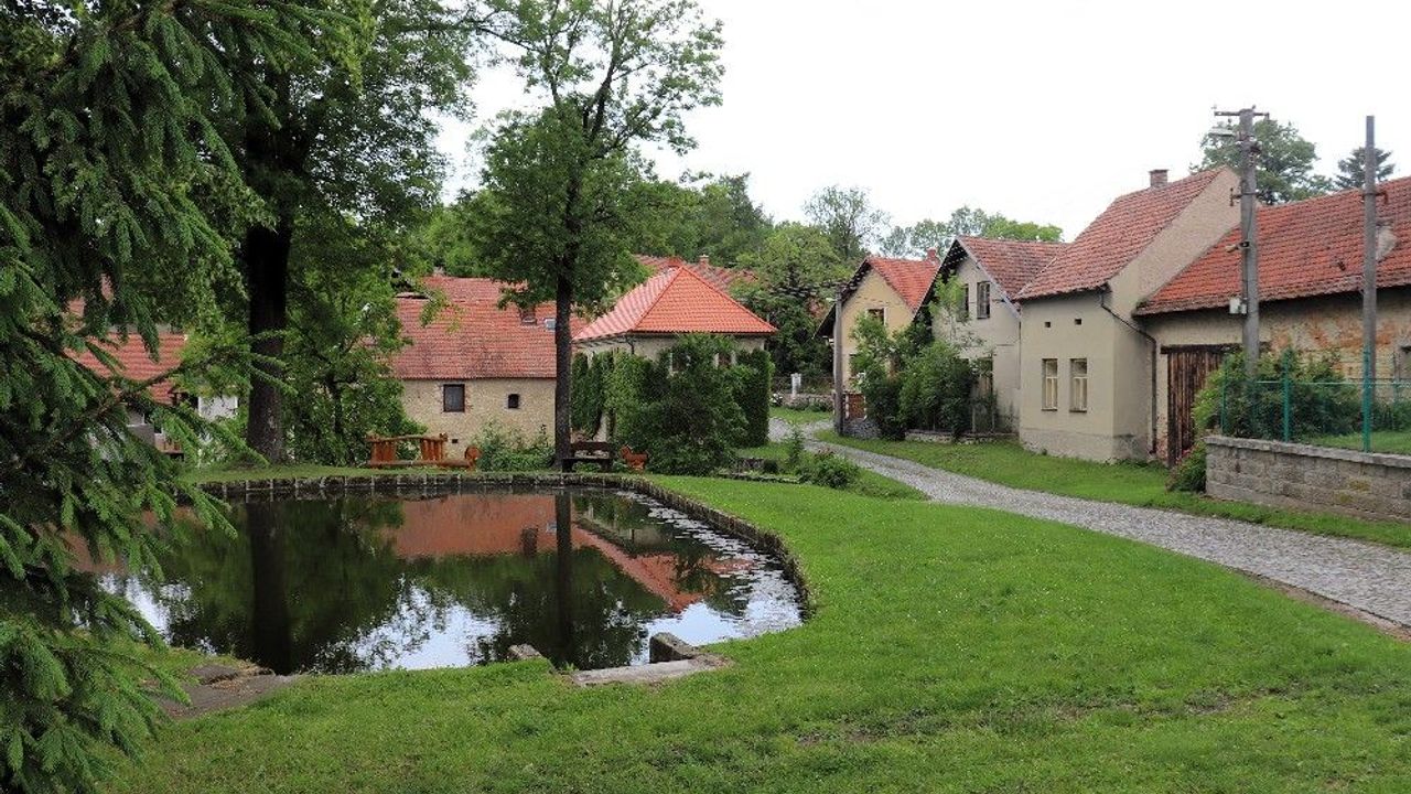 Vesnice, kde se "zastavil čas", odmítá být památkou. Rozvrátilo nás to, tvrdí místní