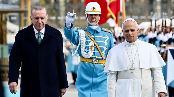 Obrazem: Papež na první zahraniční cestě. Erdogana vyzval k pluralitě a respektu; Zdroj foto: Reuters