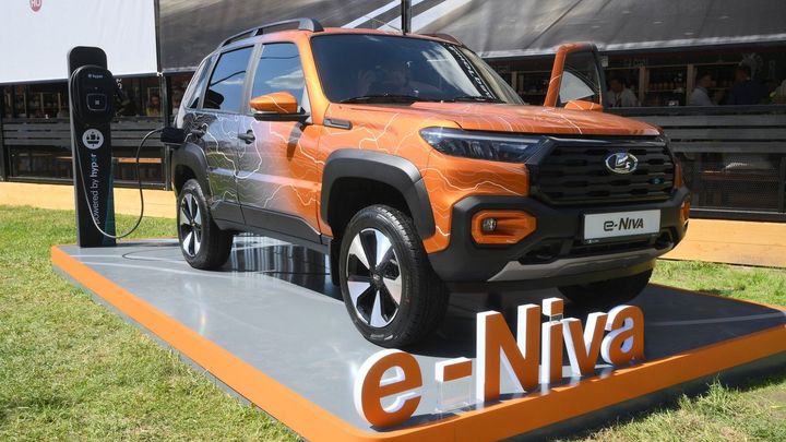 Zamrzne teď peklo? Lada Niva dostala elektrickou verzi, má ale úsměvné parametry