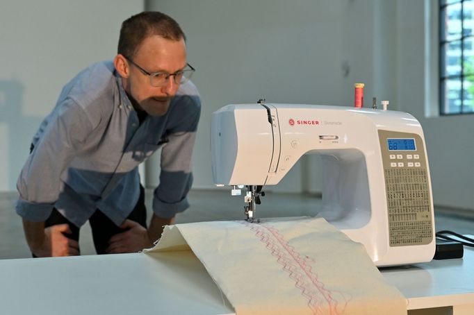 Snímek z výstavy dvojice Unconductive Trash v brněnské Fait Gallery.