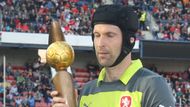 PETR ČECH. Český brankář je léta považován za jednoho z nejlepších gólmanů světa, v letošní sezoně tento status ještě zvýraznil famózním výkonem v utkání, který jeho Chelsea vynesl vítěznou trofej z Ligy mistrů. Právě na Čechových schopnostech bude výrazně záviset úspěch českého týmu. Pokud svůj celek dovede hodně daleko, vynese ho to jistě mezi největší klenoty současného fotbalu.