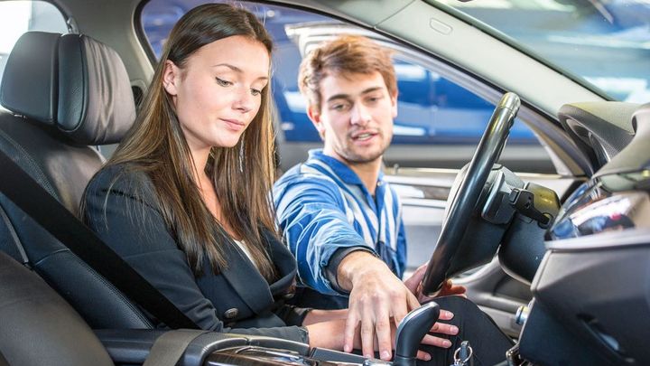 Volba motoru ušetří v bazaru desetitisíce. Rozdíly v cenách jednoho modelu překvapí; Zdroj foto: Shutterstock