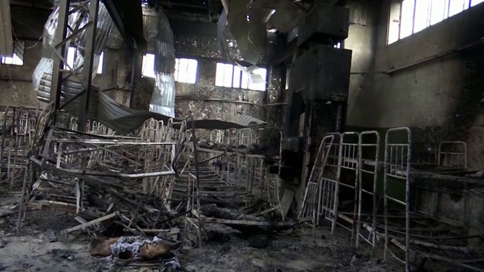 Ve věznici v obci Olenivka zahynulo při výbuchu několik desítek ukrajinských válečných zajatců