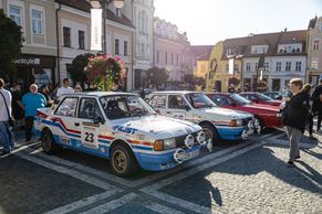 Benzinový svátek ve městě. Setinovka Speed Festivalu je pro veteránisty jedinečná