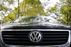 Volkswagen zaplatí v Německu kvůli emisnímu skandálu miliardu eur. Pokutu přijímáme, vzkázala firma