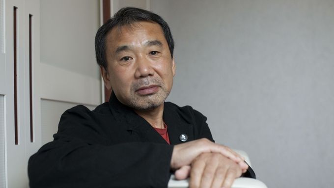 Téměř čtyřicet japonských stanic odvysílá rozhlasový pořad Harukiho Murakamiho.