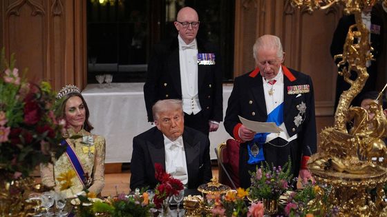 Královské hýčkání Trumpa. Británie lichotí americkému prezidentovi královskou pompou