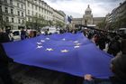 V EU se příliš zabýváme malichernostmi, Češi neuvažují dlouhodobě, říká expert