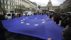 Demonstrace Milion chvilek demokracie, Evropská unie, EU, Václavské náměstí, duben 2021, respirátory, protest