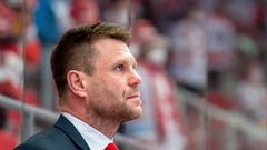5. finále hokejové extraligy 2020/21, Třinec - Liberec: Třinecký trenér Václav Varaďa