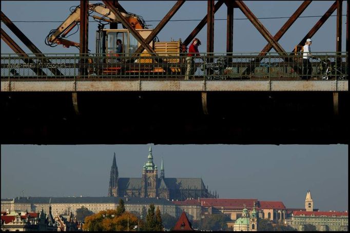 Ze série Doprava v Praze. V rámci grantového projektu se fotograf zaměřil na fenomén pražské dopravy, která výrazně určuje tvář hlavního města.