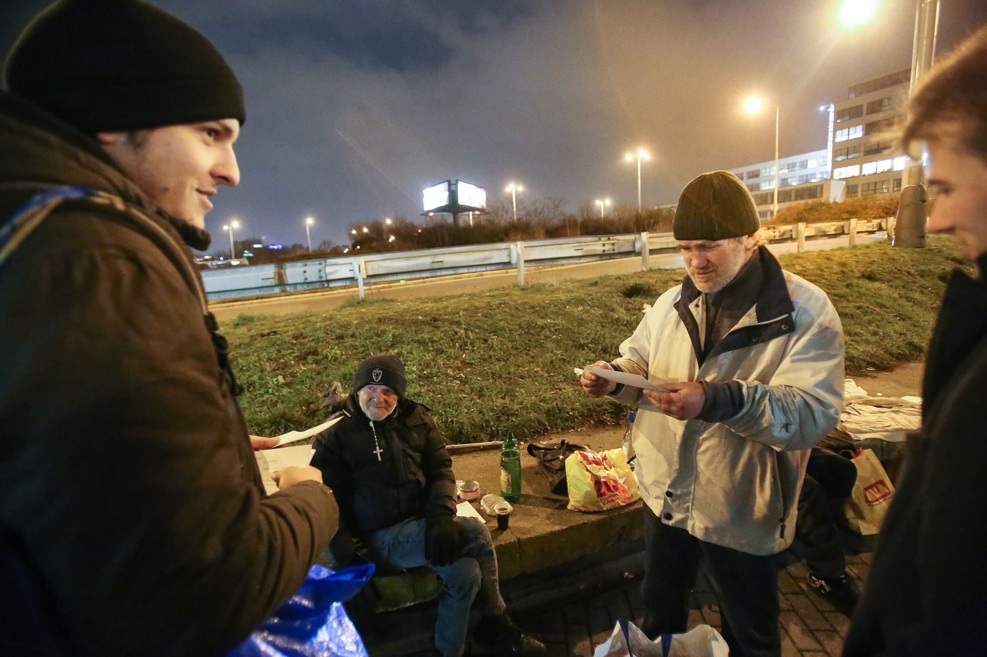 Dobrovolník Jakub Trefný, který se svými kamarády pomáhá bezdomovcům