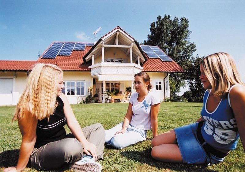Střešní fotovoltaická elektrárna