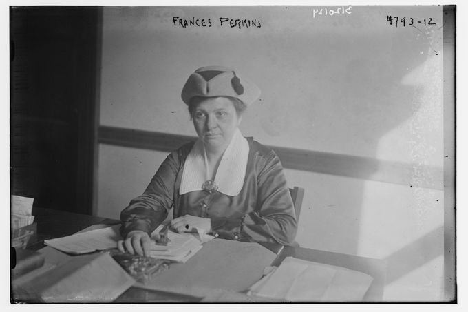 Frances Perkinsová, ministryně práce Spojených států v letech 1933 - 1945.