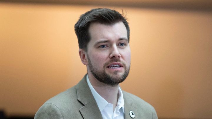 Piráti potřebují zpět vězeňský autobus, Turek je bizár a buranství, říká Michálek