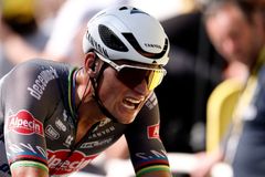 Van der Poel je zpět v čele Tour de France. O jednu sekundu před Pogačarem
