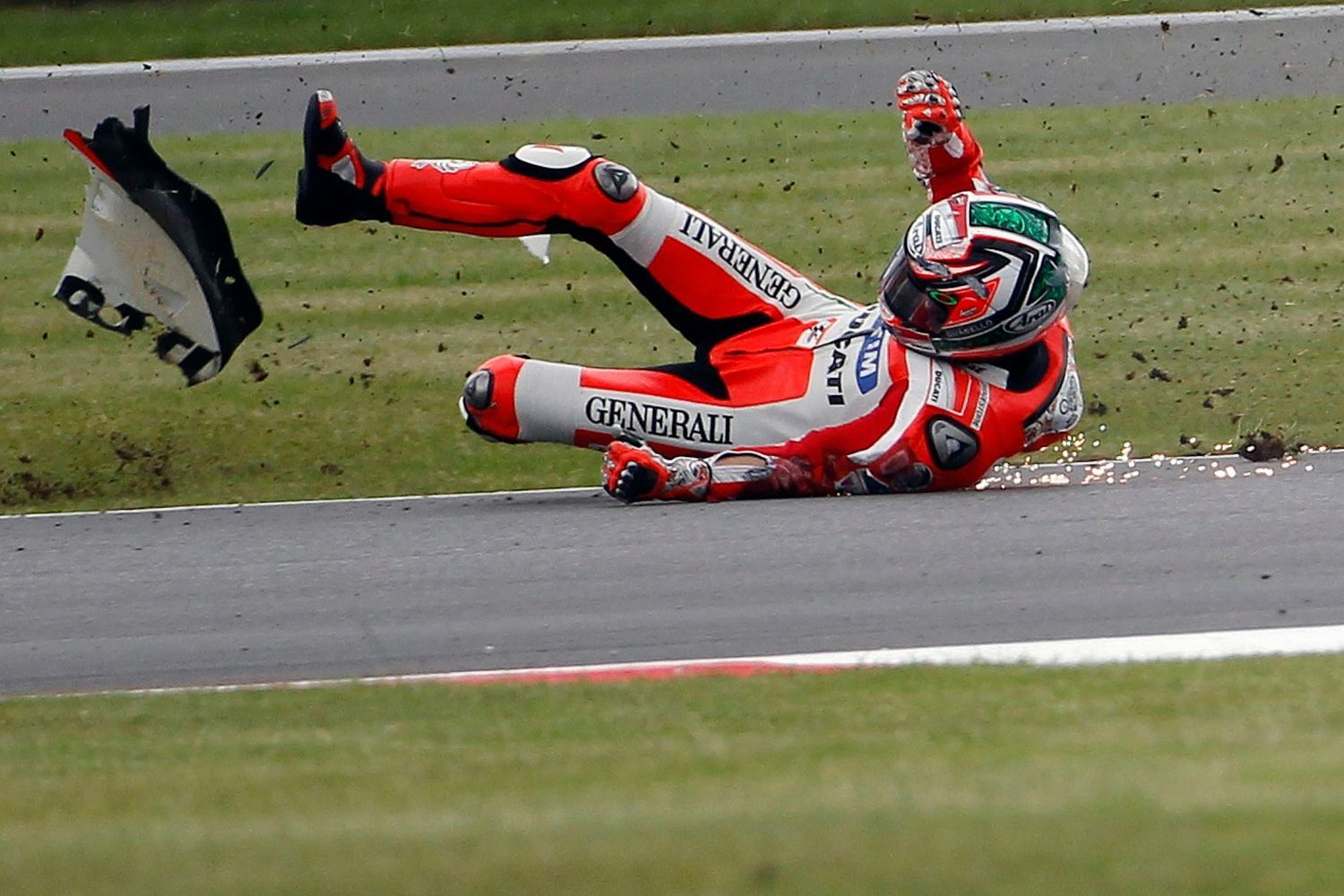 Americký motocyklový jezdec Ducati, Nicky Hayden v kategorii MotoGP na Grand Prix Velké Británie 2012