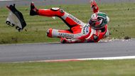 Americký motocyklový jezdec Ducati, Nicky Hayden v kategorii MotoGP na Grand Prix Velké Británie 2012.