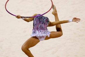 Druhý olympijský týden: Pády, smích a svaly atletů