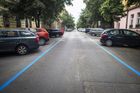 Pražští radní sníží ceny parkování. Podnikatelé zaplatí méně za první auto, rezidenti za druhé