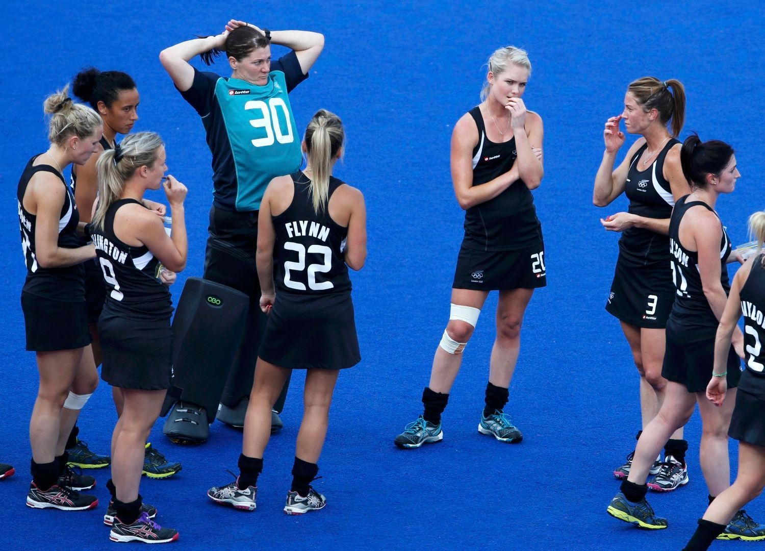 Novozélandské pozemní hokejistky jsou zklamané po prohraném utkání s Velkou Británií o bronz na OH 2012 v Londýně.