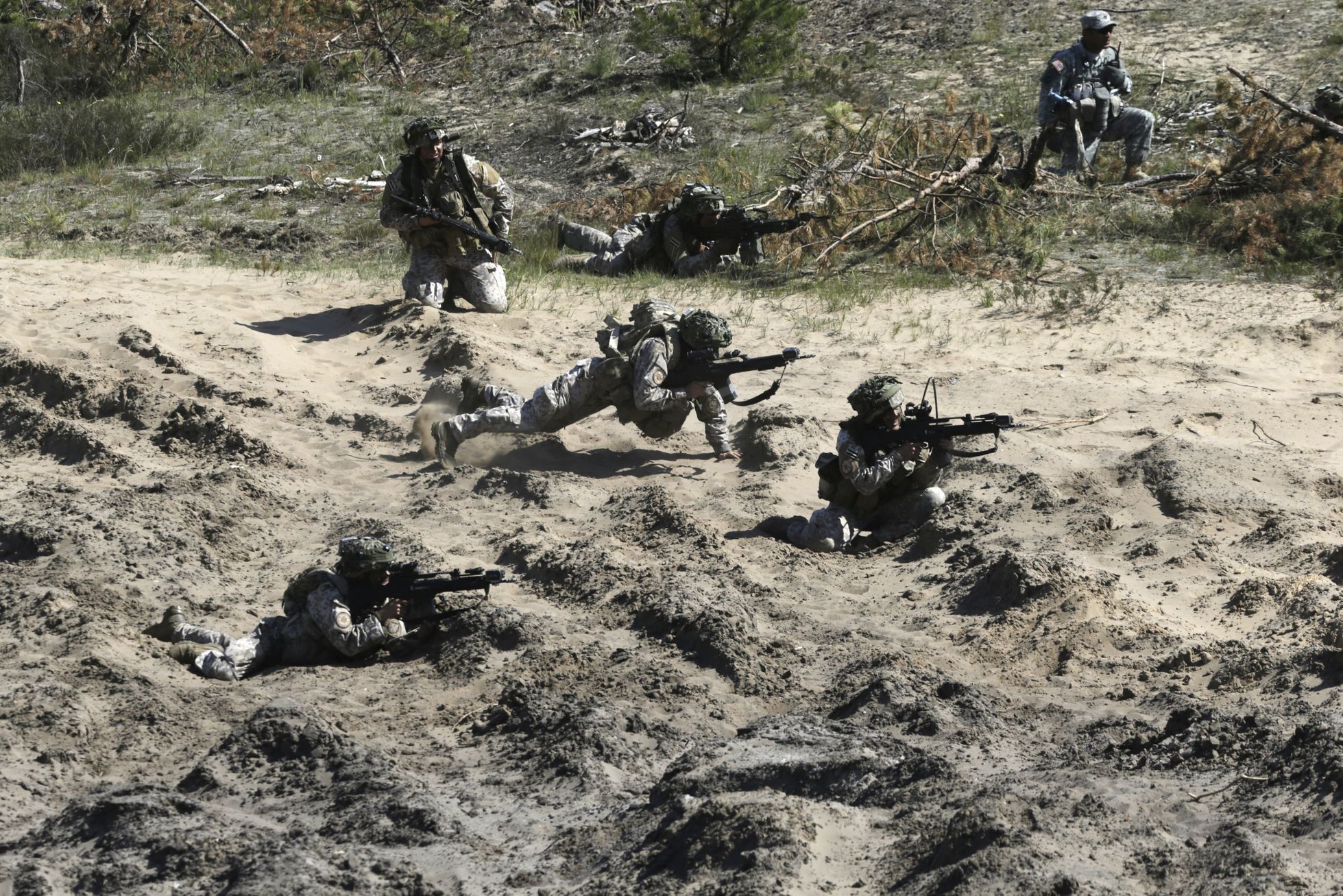 Cvičení NATO Saber Strike v Lotyšsku
