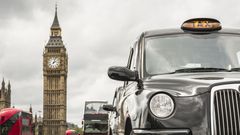 Ulice v Londýně, Británie, Anglie, taxi, Big Ben - ilustrační foto.