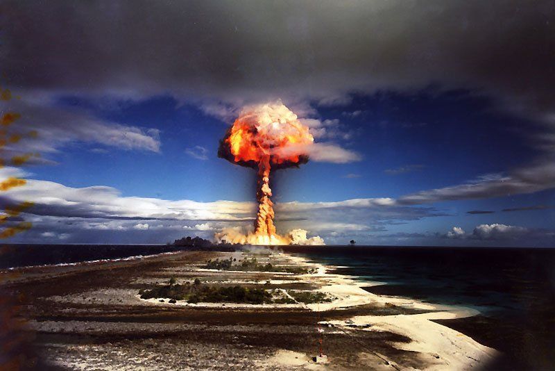 výbuch bomby Licorne na atolu Mururoa