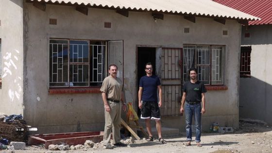 Šest týdnů v Zambii. Češi v chudých podmínkách čekají na verdikt