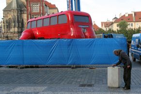 Babišův autobus v Praze. Pohledy dovnitř