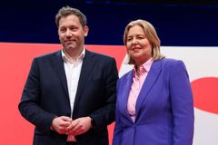 Německou SPD povedou ministři Lars Klingbeil a Bärbel Basová