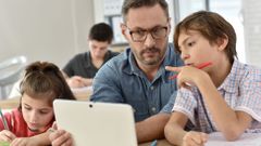 Učitelé - žáci - škola - moderní technologie digitalizace výuka