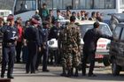 Nepálští záchranáři našli trosky pohřešovaného letadla
