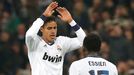 Real Madrid - FC Barcelona: Raphael Varane a  Michael Essien