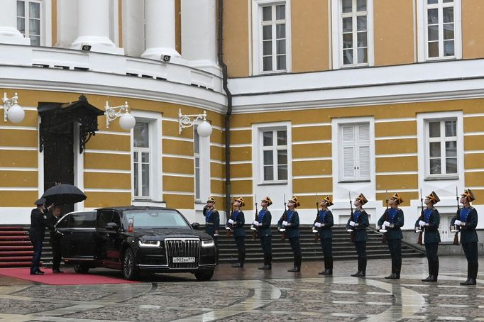 Russian President Vladimir Putin boards the Aurus Senate limousine prior to an inauguration ceremony at the Kremlin in Moscow, Russia May 7, 2024. Sputnik/Aleksey Babushk