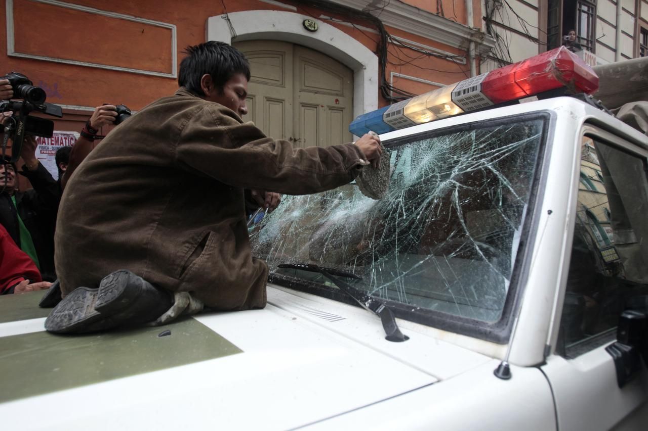 V Bolívii se demonstrující invalidé střetli s policii