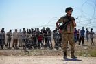 Syrští Kurdové se stáhnou z hranice s Tureckem. Kontrolu předají místním vojákům