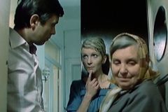 Kolářová se při natáčení Kulového blesku ukázkově "odbourala". Scéna ve filmu zůstala