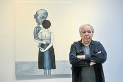 Zkusil malovat černobíle. Viktor Pivovarov vystavuje v pražské galerii se synem