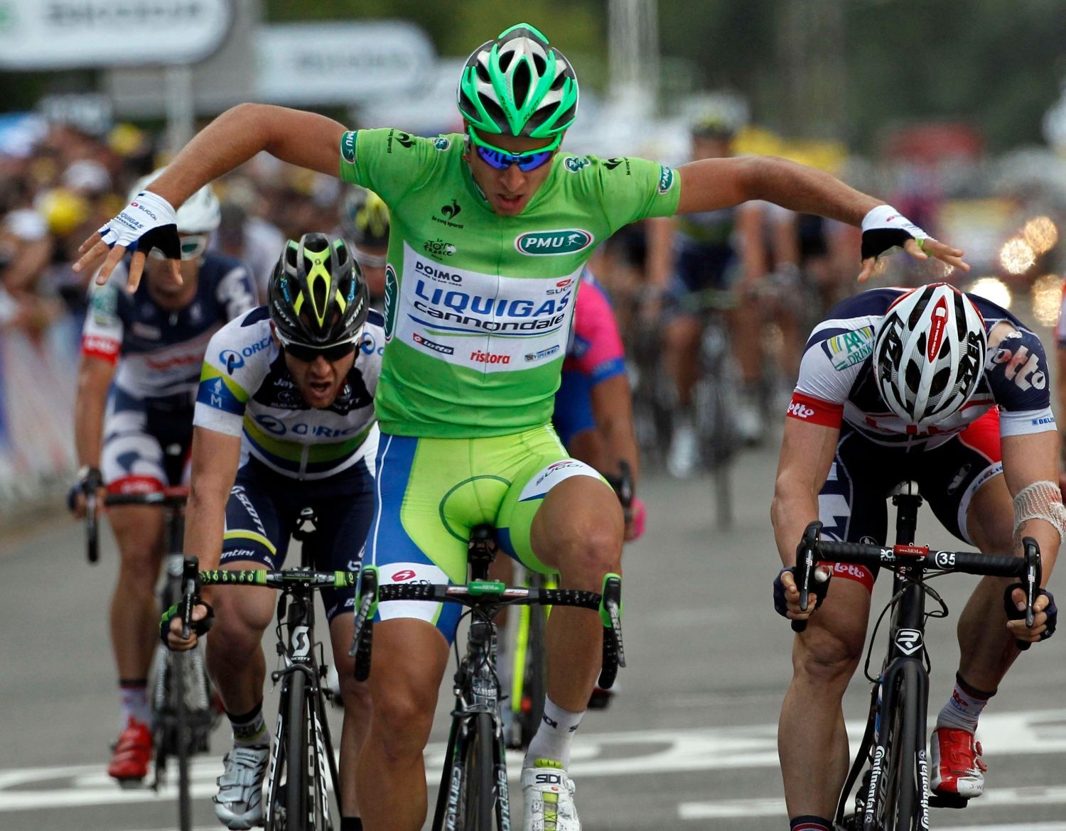 Slovenský cyklista Peter Sagan se raduje z vítězství v šesté etapě Tour de France 2012.