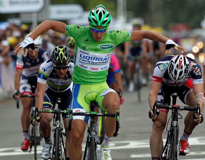 Peter Sagan se raduje z vítězství v šesté etapě Tour 2012.