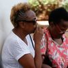 Žena čekající na letišti v Nairobi. Na palubě zříceného letounu byl její snoubenec.
