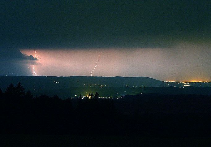 Bouře nad Českým rájem.