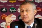 Viceprezident UEFA vyhrožuje normalizační komisí. Od delegátů sklidil smích i pískot