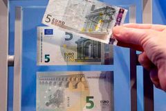 Na dovolené vás čeká nové euro, ztíží práci padělatelům