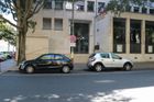 Francouzský boj proti SUV pokračuje. První město zavádí vyšší parkovné pro těžká auta