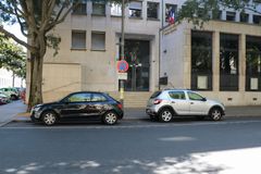 Francouzský boj proti SUV pokračuje. První město zavádí vyšší parkovné pro těžká auta