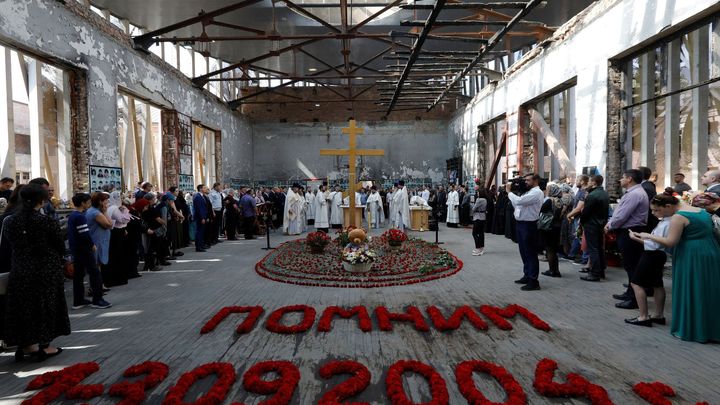 Vypadaly jako smrtky s kosou. Přepadení školy v Beslanu skončilo ohněm a krveprolitím