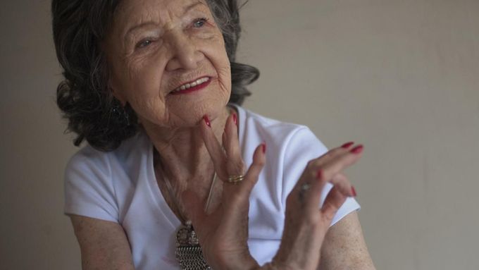 Foto: Tohle je nejstarší instruktorka jógy na světě. Je jí 93 let