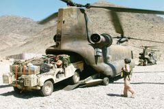 V akci si česká armáda vede skvěle, nakupovat ale neumí. Nebo někdo nechce, aby uměla